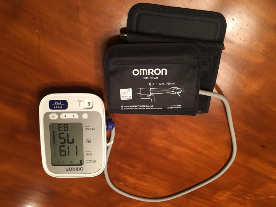 Marina+Pilger%2C+junior%2C+used+this+device+to+measure+the+blood+pressure+of+Padua+and+Salesianum+students.