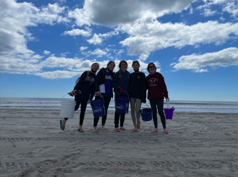 Leah Gentilotti completes a service project at the beach alongside her peers. While this service opportunity was in person, many students resorted to virtual activities.